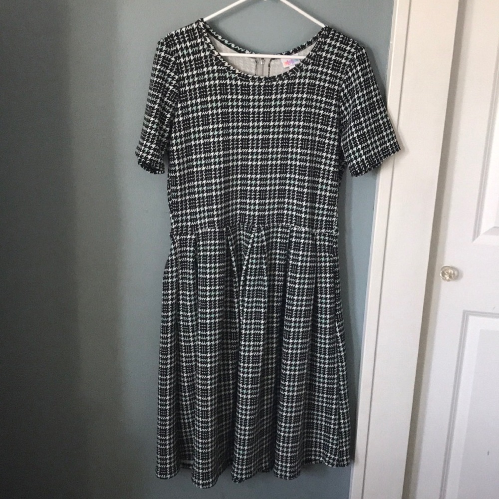 Lularoe Amelia XL black/white/mint houndstooth